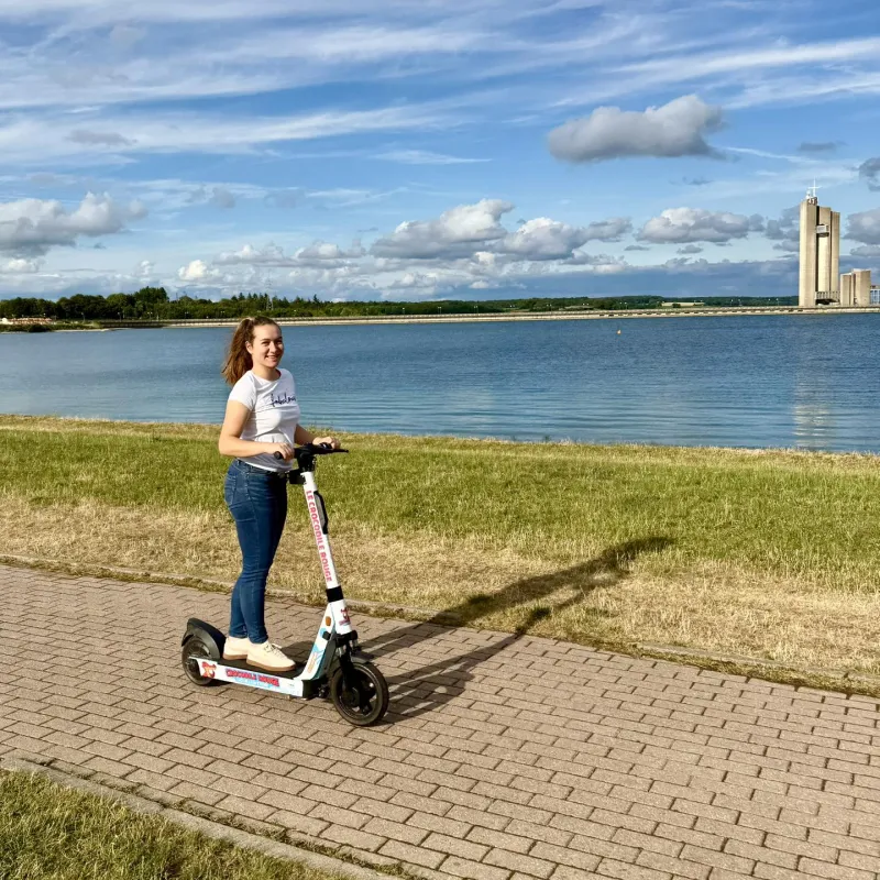 Vélo et trottinette électrique au départ du Crocodile Rouge