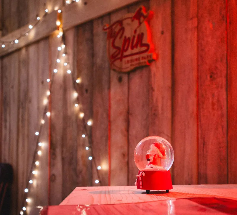 Le Chalet du Spin: Where winter invites itself to the shores of the lake