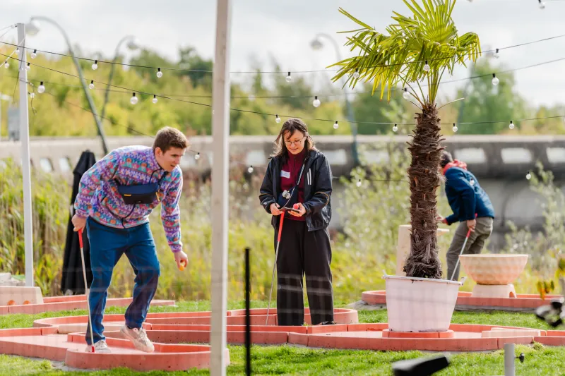 Mini-golf