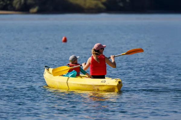 activite-nautique-canoe-et-kayak-lac-eau-dheures